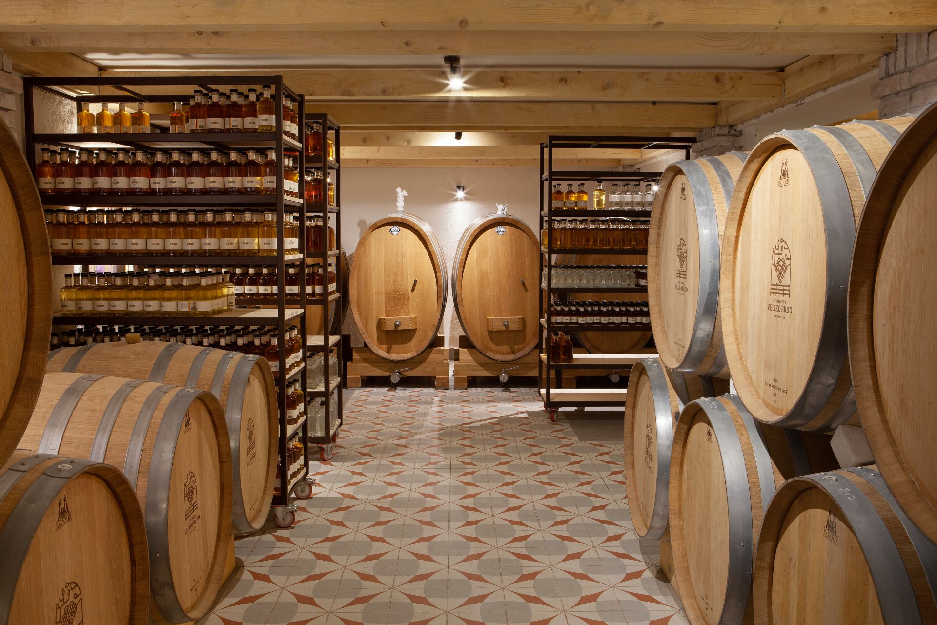 BURAD U KOJIMA SAZREVA RAKIJA „VELIKO  BRDO“